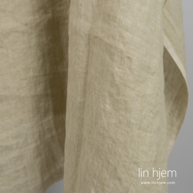 Farge: melange av gulbrun og isgrå