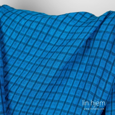 Farge: strålende blå og mørk turkis