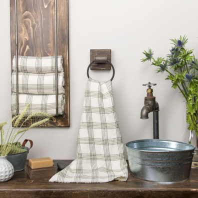 BYLI hvitt lin - bomull håndkle vevd av melkehvitt og grønngrått garn