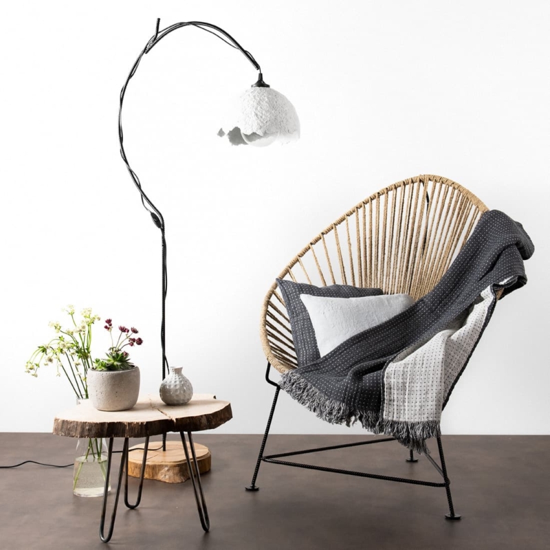 MEGA m&oslash;rkegr&aring; halvlin pledd