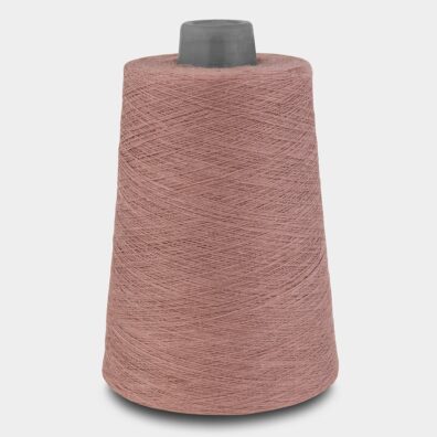 Lingarn i lys leirefarge som passer til hekling, strikking, veving