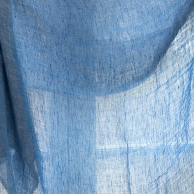 Farge: naturlig grå (ufarget) og knallblå