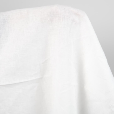 Bredt melkehvitt linstoff