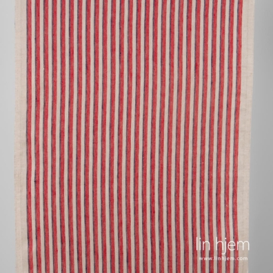 Smalt Linstoff I Brune Og Røde Striper