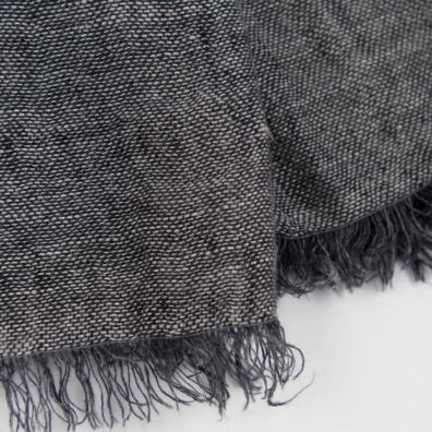 Gråsvart lin sjal med frynser