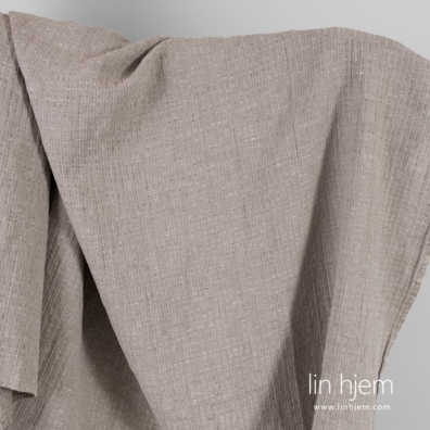 Halvlin stoff brunlig stripete vasket