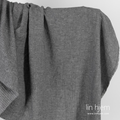 Halvlin stoff med sorte striper vasket, mykt, skånsomt