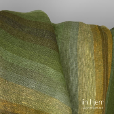 Gjennomsiktig linstoff grønn stripet egnet til å sy gardiner og skjerf