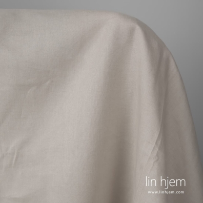 Linstoff gulbrunt, 280cm bredt, passer til å sy klær og hjemmetekstiler