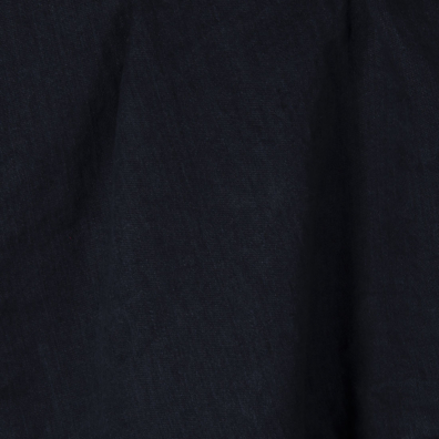 Mørkeblått linstoff vasket