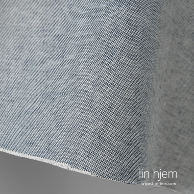 Halvlin stoff mørkeblått-hvitt passer til å sy klær og hjemmetekstiler