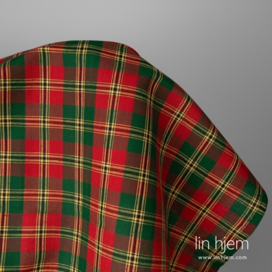 Lin-bomull stoff med grønne, røde ruter, 150cm bredt