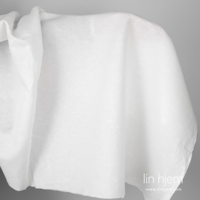 Halvlin stoff melkehvitt bredt