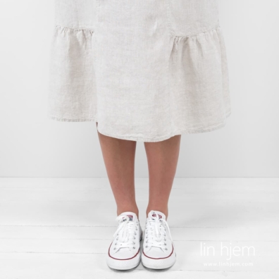 LEONA lys grå linkjole med rynket bunn