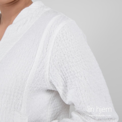 Knallhvit bomber-stil linjakke jacquard med romber