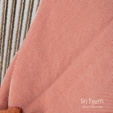 HERO halvlin pledd oransje i fiskebein mønster