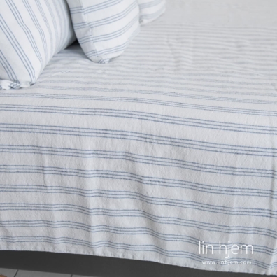 Dynetrekk i lin-bomull med knapper i blått - hvitstripet MILKY WAY