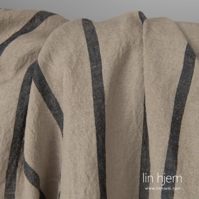 Halvlin stoff grå svart stripet vasket, 270cm bredt