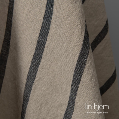 Bredt halvlin stoff grå svart stripet vasket, mykt, skånsomt