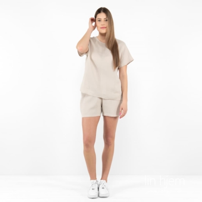 DARREN beige korte linshorts og bluse