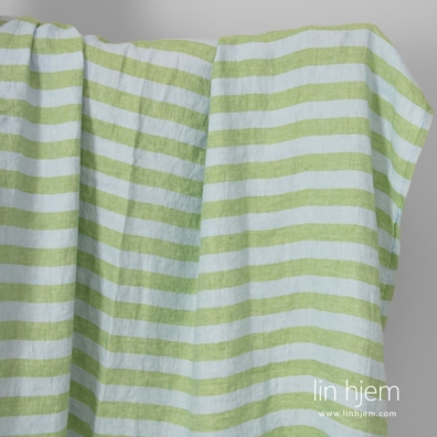 Linstoff med blå og grønne striper vasket