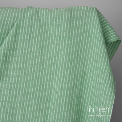 Linstoff stripet bred vevd av hvitt, grønt og mintgarn