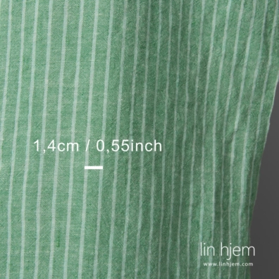Linstoff grønn stripet bred vasket egner seg til å sy klær og hjemmetekstiler