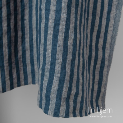Linstoff blått-beige stripete vasket egner seg til å sy klær og hjemmetekstiler