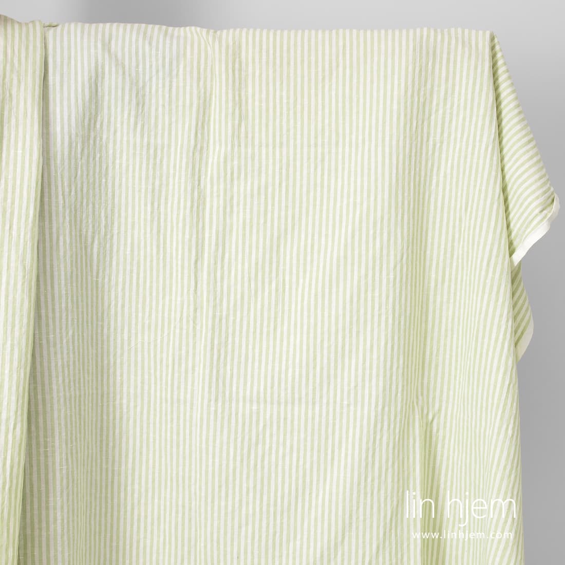 Lin-bomullsstoff grønnlig stripete vasket