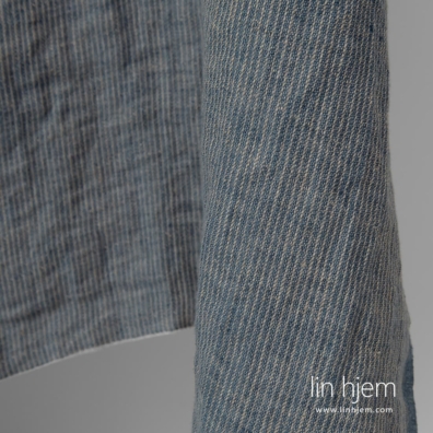 Linstoff småmønstret vevd av mørkeblått og beige (gråbrun) garn