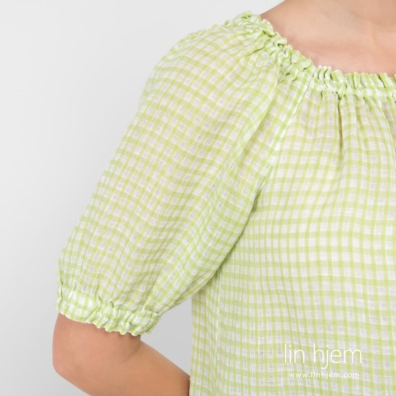 MELISA lysegrønn linbluse, rund hals og korte ermer med strikk