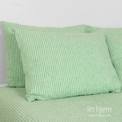 FROGA putetrekk i lin grønn stripet laget med klaff lukking