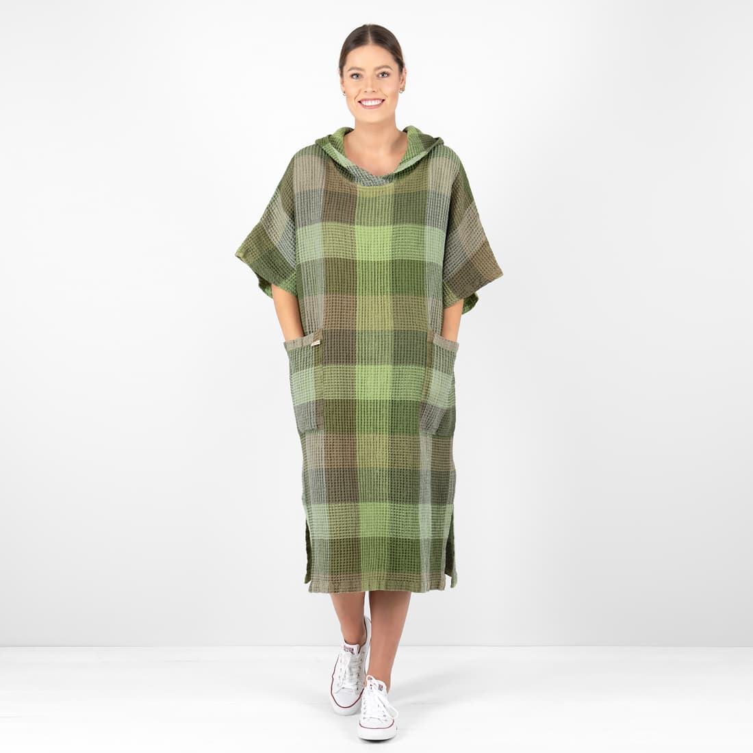 BINGO lin poncho i fargen mose