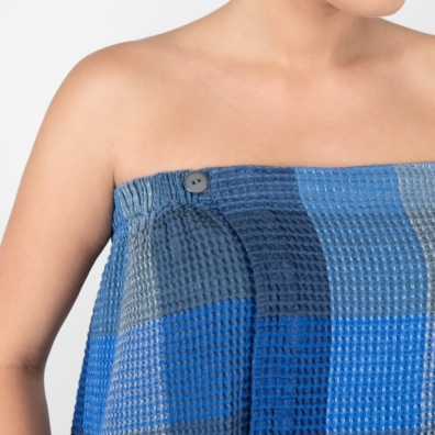 BINGO lin-bomull wrap håndkle blå rutete festes med en knappe