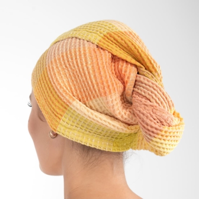 BINGO lin-bomull hårhåndkle oransje-gul rutete festes med en knappe