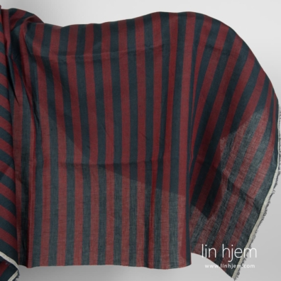 Linstoff med blå og røde striper