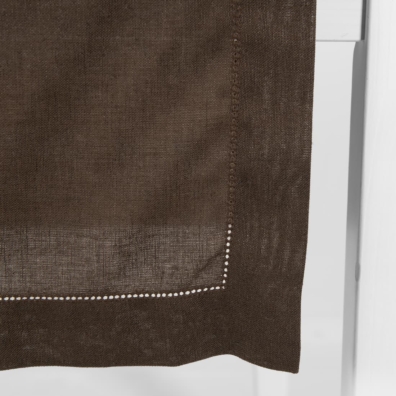LUNA mørkebrun lin-bomull bordløper med 4cm brettet kant, hullmønster
