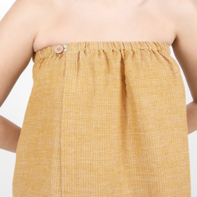 PURO wrap håndkle gulmelert festes med knapper