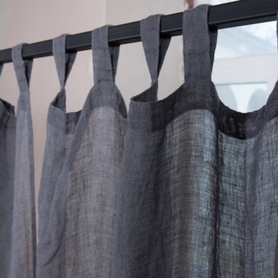 Mørk grå lin gardin med løkker