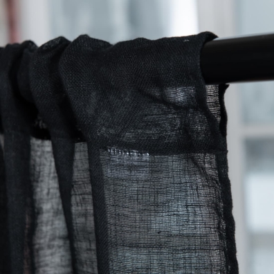 Svart gardin i 100 % lin