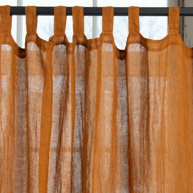 Oransje lin gardin med løkker