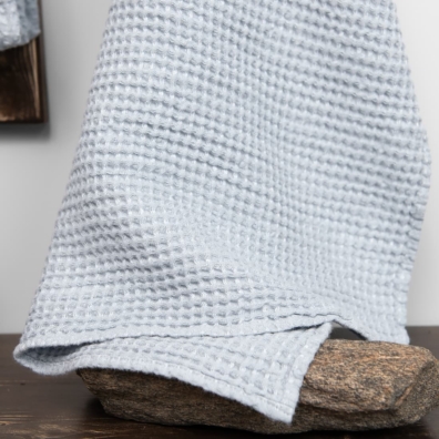 Lin-bomull håndkle i isfarge og "vaffel" mønster