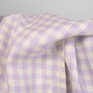 Linstoff med lyse lilla ruter 150cm bredt