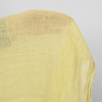 Linstoff grønngult gjennomsiktig vasket egnet til sy skjerf og gardiner