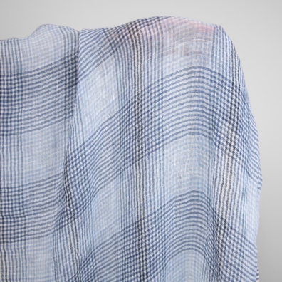 Linstoff blå rutete gjennomsiktig vasket 145cm bredt