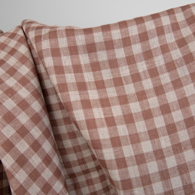 Linstoff brun-grå rutete for å sy klær og hjemmetekstiler