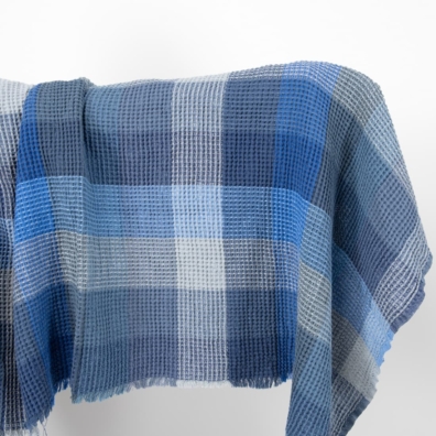 ”Vaffel” halvlinstoff blå rutete vasket