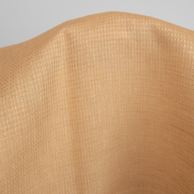 ”Vaffel” linstoff vevd av tofarget brunlig-gult (hvete og ingefærfarget) garn, melange