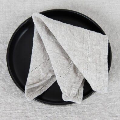 NARA lysegrå lin serviett