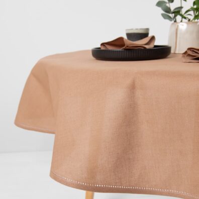 LUNA rund (oval) lysebrun lin-bomull duk med hullmønster